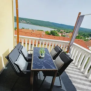 Apartman 16, Čižići